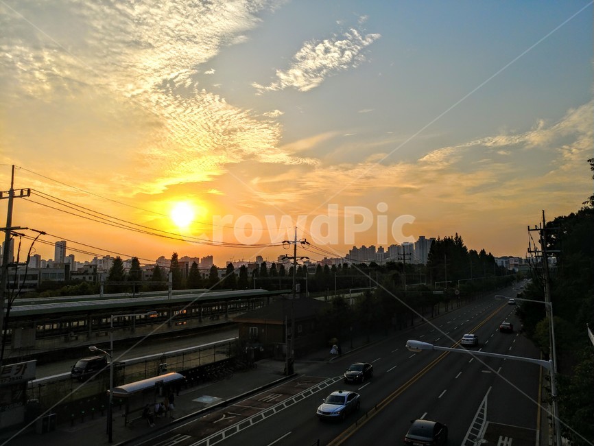 석양,하늘,노을,지하철역,구름다리,도시,풍경,city,landscape,road,도로,freeway,고속 도로