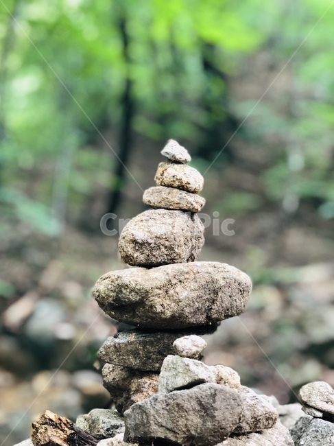 돌탑,아웃포커싱,돌,소원,숲,한국전통,한국문화,korean traditional,korean culture,종교,신앙,religion,belief,faith