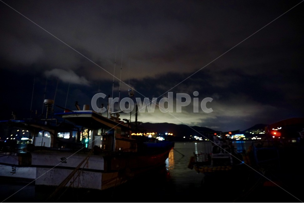 야경,밤바다,어선,밤,바닷가,부둣가,야경,밤,풍경,nightscape,night,landscape,산업,industry,industrial,어업,fishery,fishing industry,교통,교통수단,traffic,transportation,water,물,waterfront,워터 프론트