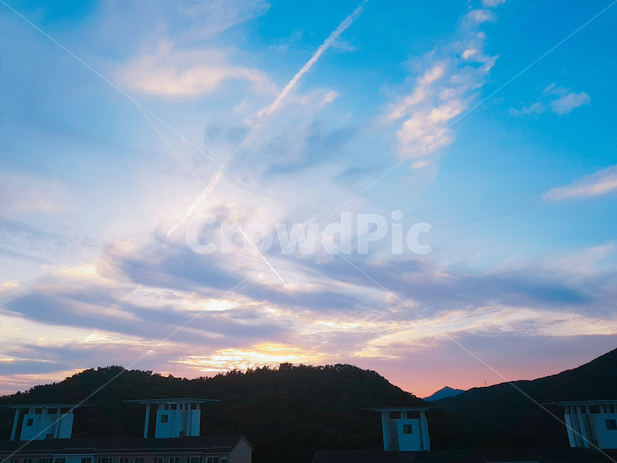 구름,하늘,노을,비행운,몽환,새털구름,sky,cloud,비행기구름,sunset