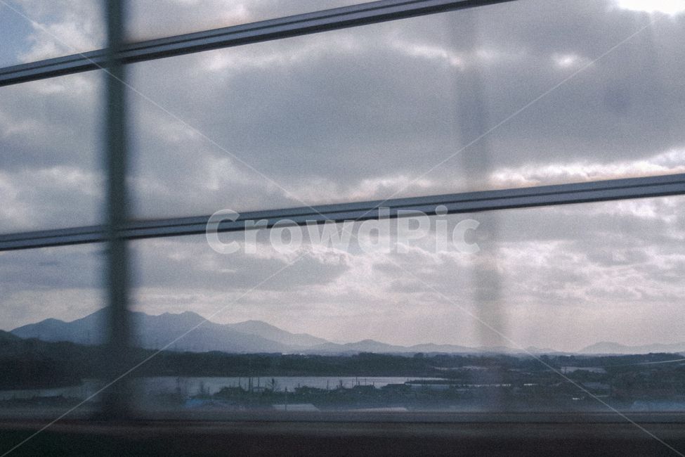 필름,필름사진,지나가는,차안,창밖,풍경,호수,마을,감성사진,감성,film,sensible,lake,river,nature