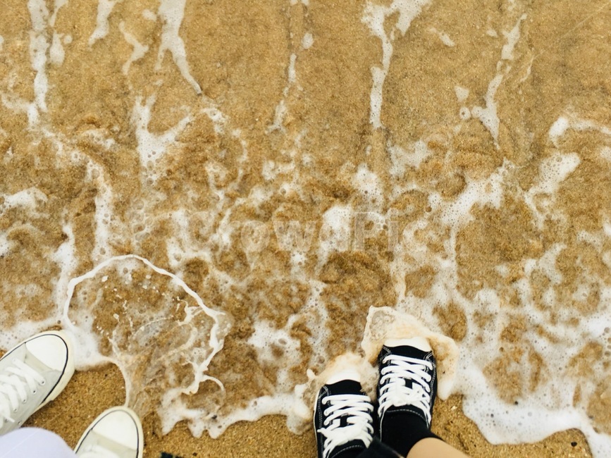 파도,물살,모래,운동화,발,바다,물결,흙,감성,자연,경치,풍경,사진작가,포토그래퍼