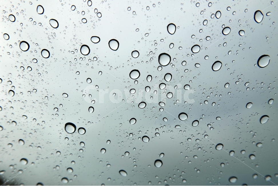 비,빗방울,물방울,빗물,유리,background,rain,바탕,배경,백그라운드,봄비,이슬비,보슬비,장마,흐림,흐린날,유리창,유리표면,바깥,회색,축축한,촉촉,패턴,질감,감성적,감성,생각,비오는날,방울방울,맺히다,흘러내리다,반투명,투명,습기,자연,한방울,하늘,구름,차창,실내,추상적,비,비오는날,rain,rainy