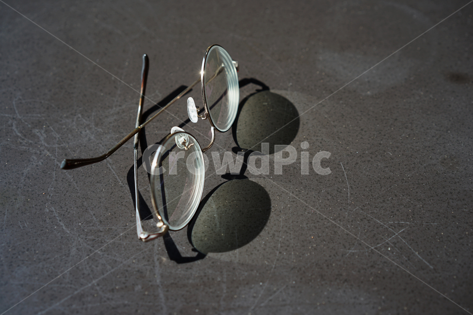 안경,안경테,사물,그림자,시력,근시,난시,glasses,사물,물건,오브젝트,thing,object,matter
