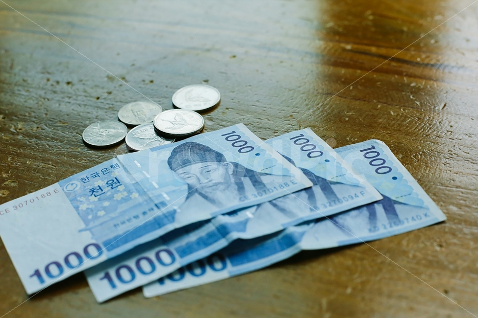 돈,동전,금융,화폐,지폐,천원,오백원,백원,자산,제테크,부자,투자,금융,돈,finance,banking,money