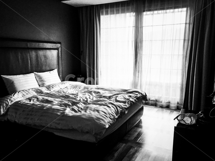 침대,호텔,리조트,흑백,휴양지,방,room,bed,hotel,resort,blackandwhite,black,dark,휴식,힐링,rest,relaxation,healing,흑백,모노톤,monochrome,black and white,인테리어,실내디자인,interior design