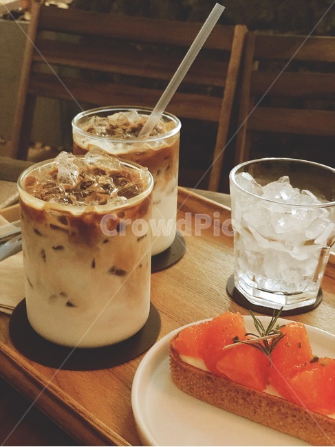 감성,커피,아이스라떼,자몽타르트,밀크티,디저트,간식,후식,dessert,snack,커피,카페,coffee,cafe