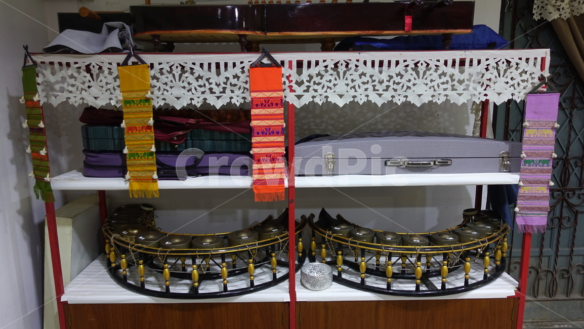 악기,furniture,가구,shelf,선반,instrument