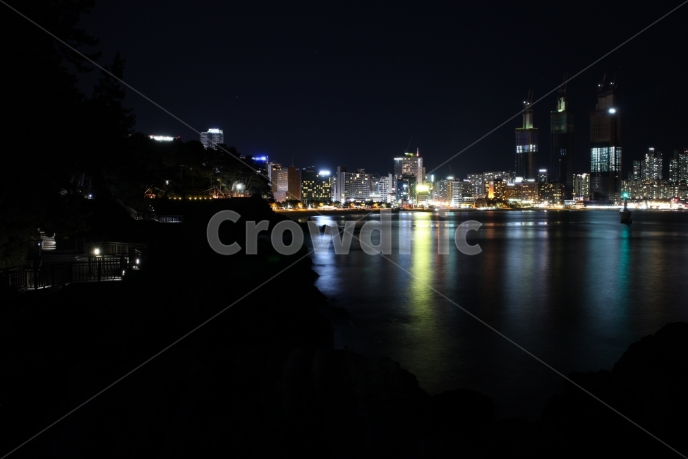 바다,바다야경,해운대,건물,빌딩,해수욕장,반사,sea,nightview,night,building,reflection,야경,밤,풍경,nightscape,night,landscape,도시,city,한국도시풍경,한국도시경관,korea cityscape,시티,town,metropolis,중심지,urban,어반