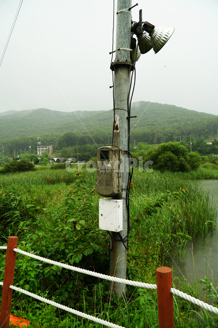 호수,백운호수,둘레길,계량기,논,밭,들,시골,풍경,자연,농사,작물,재배,경지,비,폭우,장마,meter,gauge,measuringinstrument,field,farm,rain,rainyday,nature,country