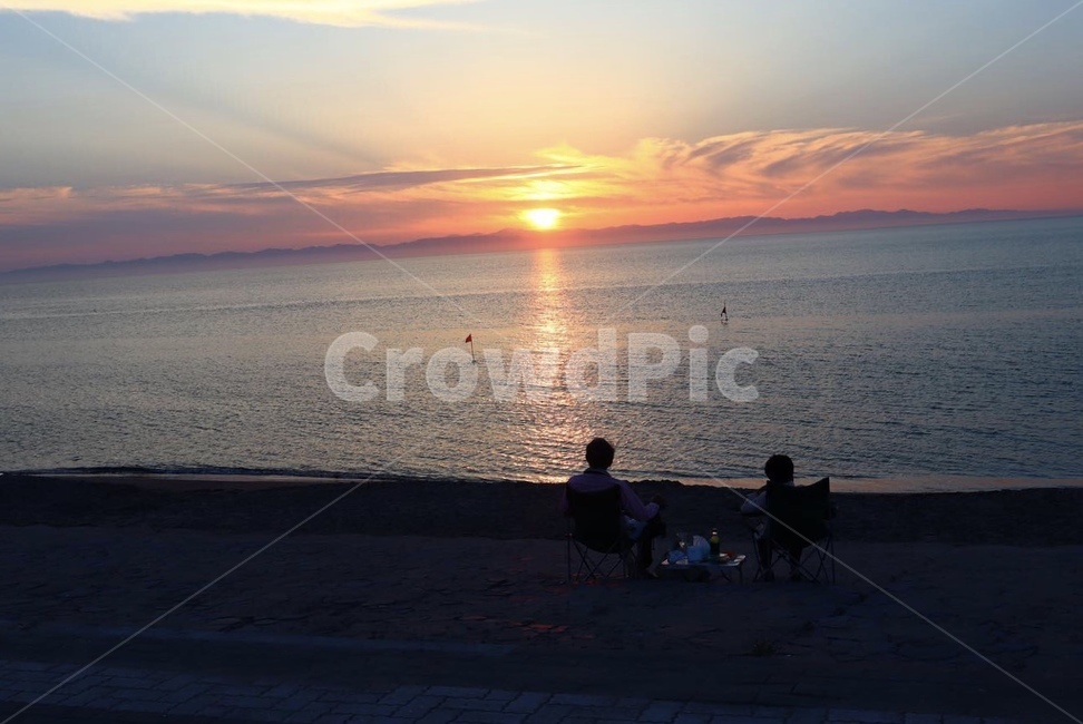 저녁노을,sunset,사람들,평화,해,바다,노을,구름,비치,beach,sea,물놀이,가족,커플,감성사진,여름,여름휴가,일본,japan