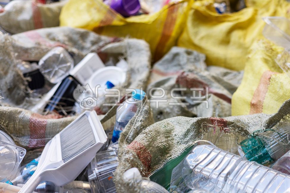 분리수거,쓰레기,쓰레기장,플라스틱,재활용,리사이클,환경,페트,페트병,자루,포대