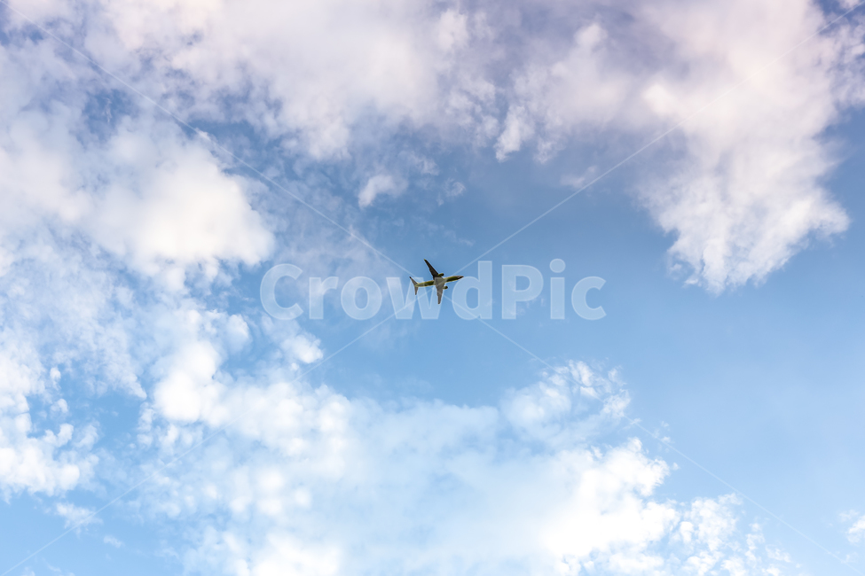 sky,cloud,airplane,aircraft,sight