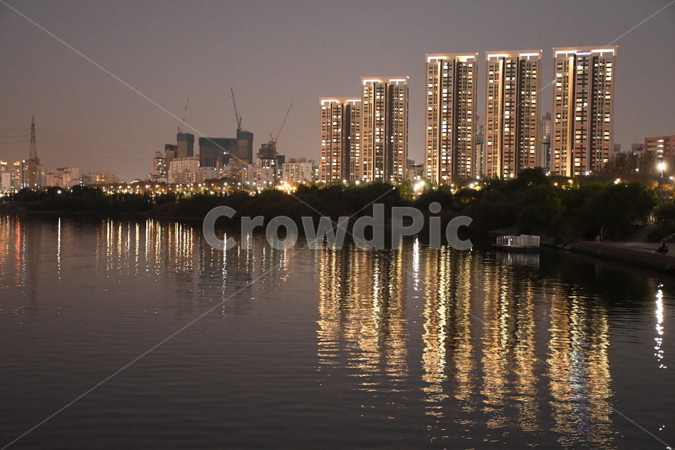 도시,city,고층건물,building,한강,아파트,물,반사,야경,밤,풍경,nightscape,night,landscape,도시,city,한국도시풍경,한국도시경관,korea cityscape