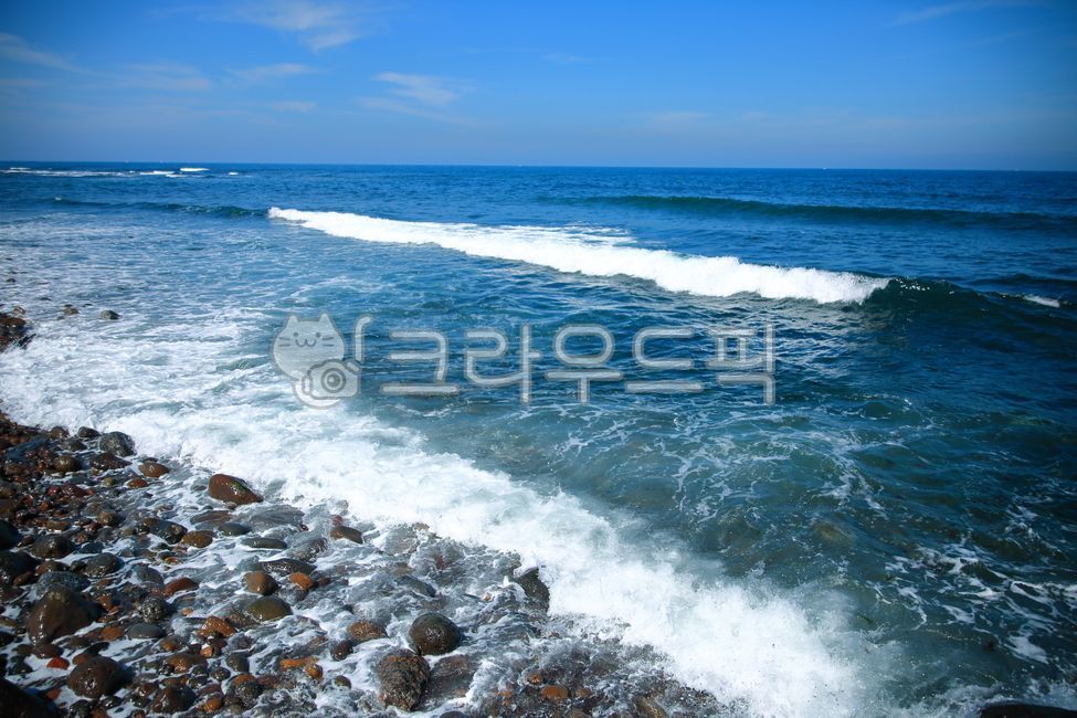 breakwater,rough,lighthouse,foam,cobalt,sea,wave,cloud,rock,basalt,seascape,Jeju Island,brokenwave,crashing waves,waves,sky,broken,pebbles,spray,Mongdol Beach,nature,Aljakji,water,stone,horizon,coast,water drop,ocean,outdoors,sky blue,Foam,emerald,wind