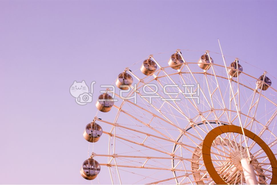 sky,Amusement Park,memory,look up,Ferris wheel,circle,dreamy,Rides