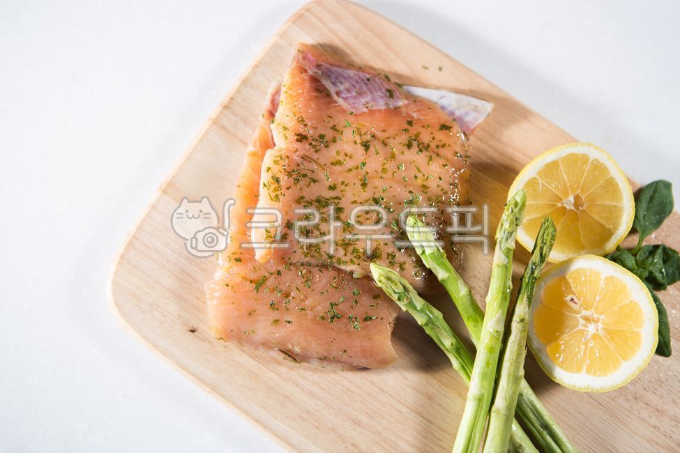 연어스테이크,연어,연어슬라이스,연어시즈닝,연어구이,음식,식재료,요리,food,cook,meal,dishes,food reserves