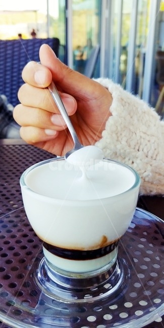 커피,크림,음료,스푼,손,음식,카페,디저트