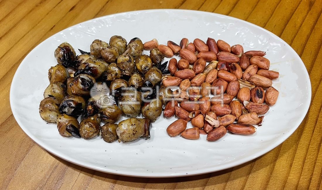 Beer snacks,Roasted Peanuts,Drink snacks,dry snacks,Butter grilled squid,snack,Grilled squid,Beef bowl,food,dried fish,Butter grilled,Stirfried Peanuts,stirfry,peanut,squid mouth,roast