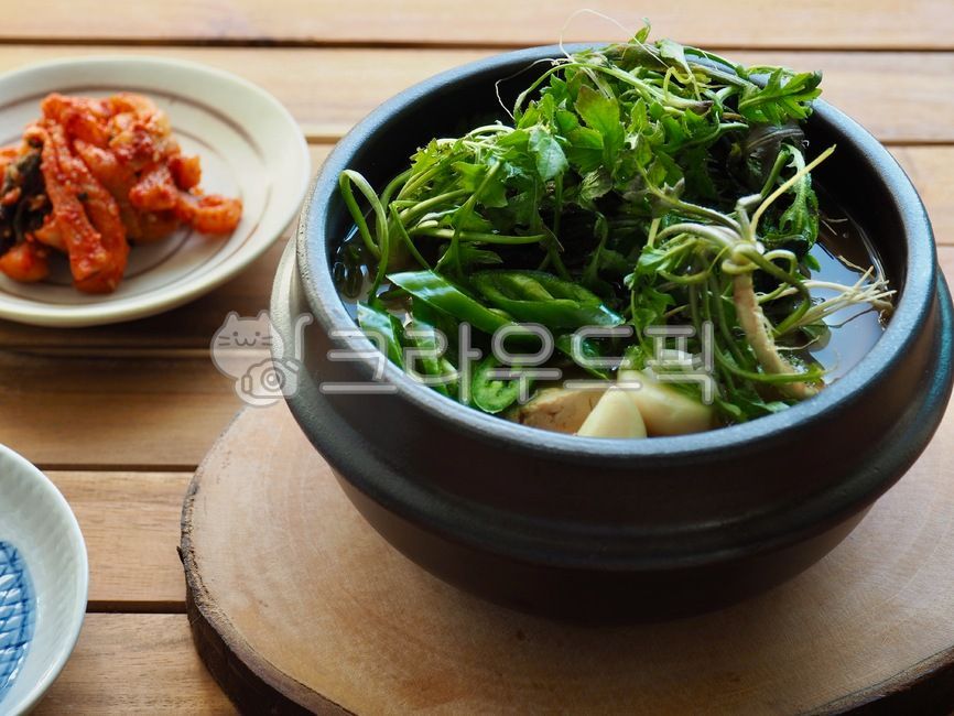 wellnessfood,asianfood,sidedish,koreanculture,Korean traditional food,vegetable,side dish,wellbeing,Korean food,Wellbeing food,Asian food,cooking,traditionalfood,koreanfood,soybeanpastestew,Shepherds purse soybean paste soup,Korean,Korean culture,koreantr