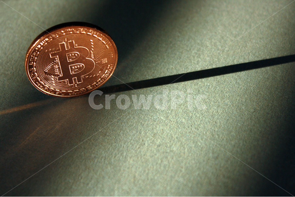 비트코인,bitcoin,가상화폐,암호화폐,코인,암호화화폐,금융,돈,finance,banking,money,정보통신기술,전자,it,information,technology,electro,연출,컨셉,direction,concept,비즈니스,산업,투자,전자상거래,cyber,future,블록체인,동전,채굴,전자기기,전자제품,electronic,equipment,시간,산업,industry,industrial,금융,돈,finance,banking,money,정보통신기술,전자기기,전자제품,it,information,technology,electronic equipment