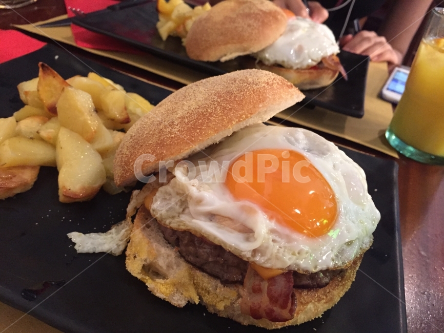 햄버거,계란노른자,베이컨햄버거,hanbu,hamburger,egg,음식,식재료,요리,food,cook,meal,dishes,food reserves,빵,bread,양식,서양음식,서양요리,western food,western dishes,western meal,western cook