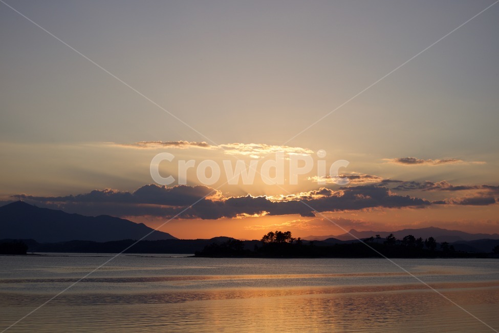 일몰,바닷가,남해,바다,석양,자연,풍경,nature,landscape,outdoors,옥외,dusk,황혼,sunset,dawn,새벽,sky,하늘,red sky,붉은 하늘