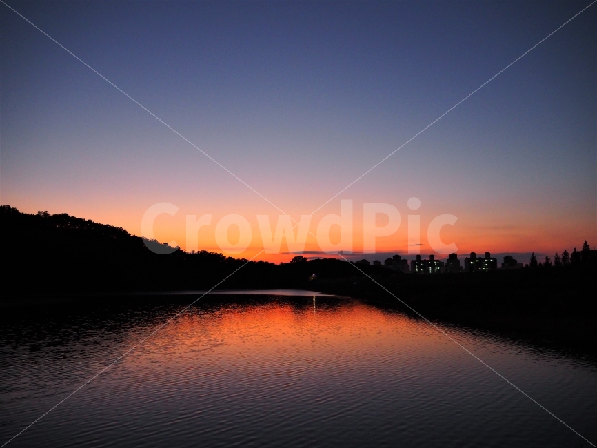 월광수변공원,대구,대구공원,저녁공원,해질녘,노을,자연,풍경,nature,landscape,한국자연풍경,한국자연경관,korea nature landscape,도시,city,한국도시풍경,한국도시경관,korea cityscape,실루엣,그림자,silhouette,shadow,outdoors,옥외,dusk,황혼,dawn,새벽,sky,하늘,red sky,붉은 하늘,sunset,일몰,water,물