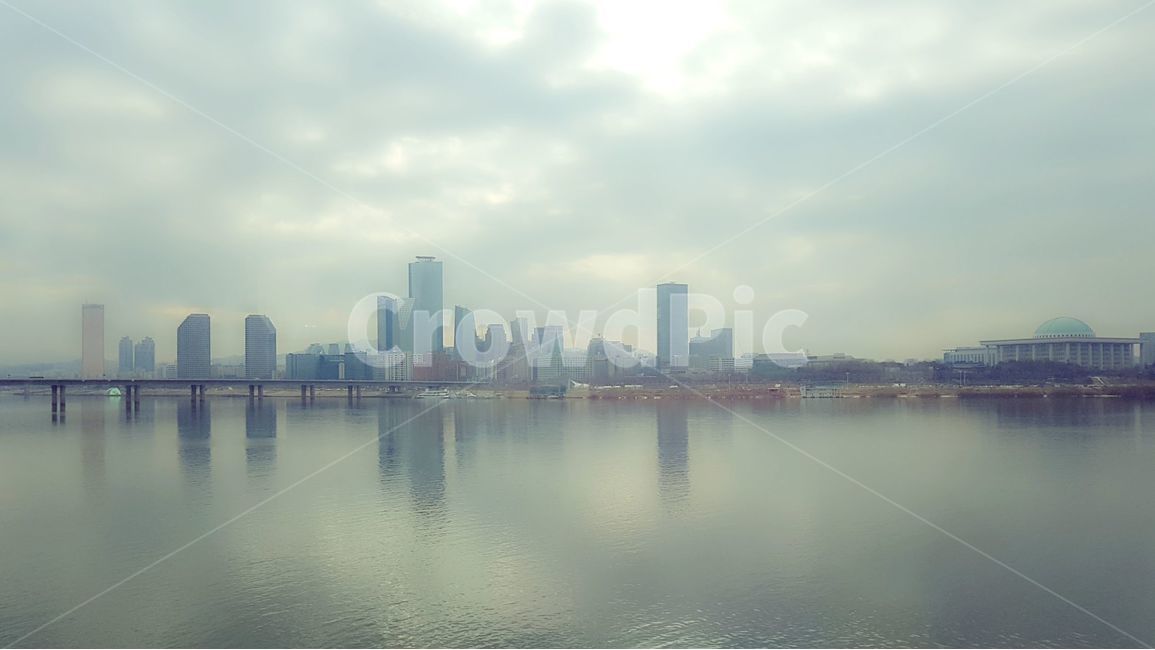 흐린,구름,하늘,마천루,한강,강,다리,서울,여의도,풍경,풍광,경치,안개,foggy,scenery,landscape,cloudy,cloud,sky,skyscraper,hanriver,river,bridge,seoul,날씨,weather,빌딩,building,물,water,회색,gray,grey,도시,city,도시,풍경,city,landscape,한국도시풍경,한국도시경관,korea cityscape,nature,자연,건물,시티,town,metropolis,중심지,urban,어반