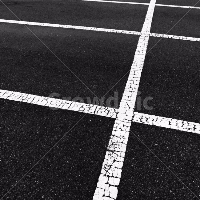주차창,흑백,선,아스팔트,바닥,흑백,모노톤,monochrome,black and white,교통,교통수단,traffic,transportation,asphalt