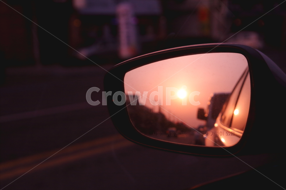백미러,자동차,노을,퇴근길,퇴근,교통,교통수단,traffic,transportation,sunglasses,색안경