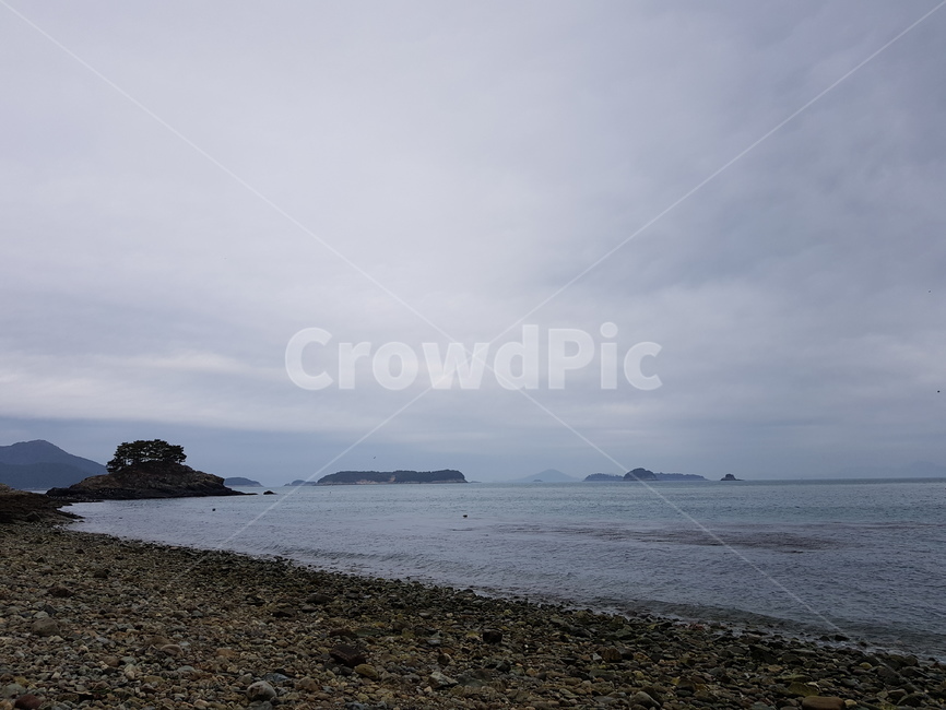 shoreline,water,nature,outdoors,land,ocean,sea,road,dirtroad,gravel,해안선,물,자연,땅,대양,바다,도로,흙길,자연,풍경,nature,landscape,옥외,dirt road,자갈
