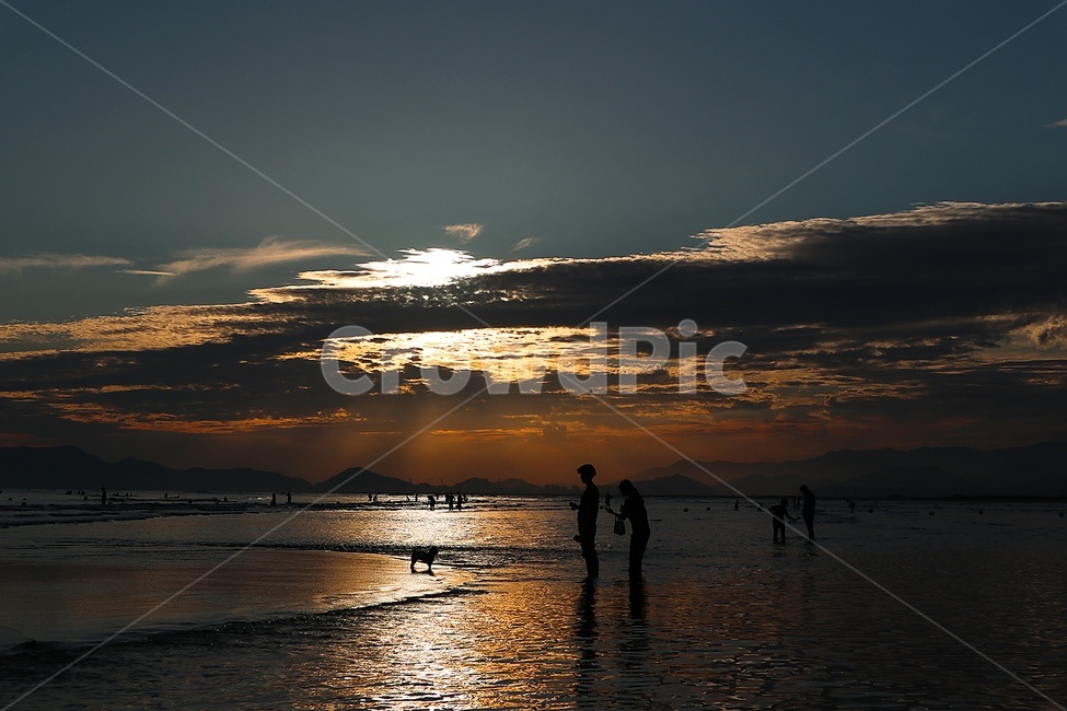다대포해수욕장,석양,노을,바다,풍경,배경,자연,nature,사람,human,인간,sunlight,햇빛,light,빛,구름,하늘,자연,풍경,nature,landscape