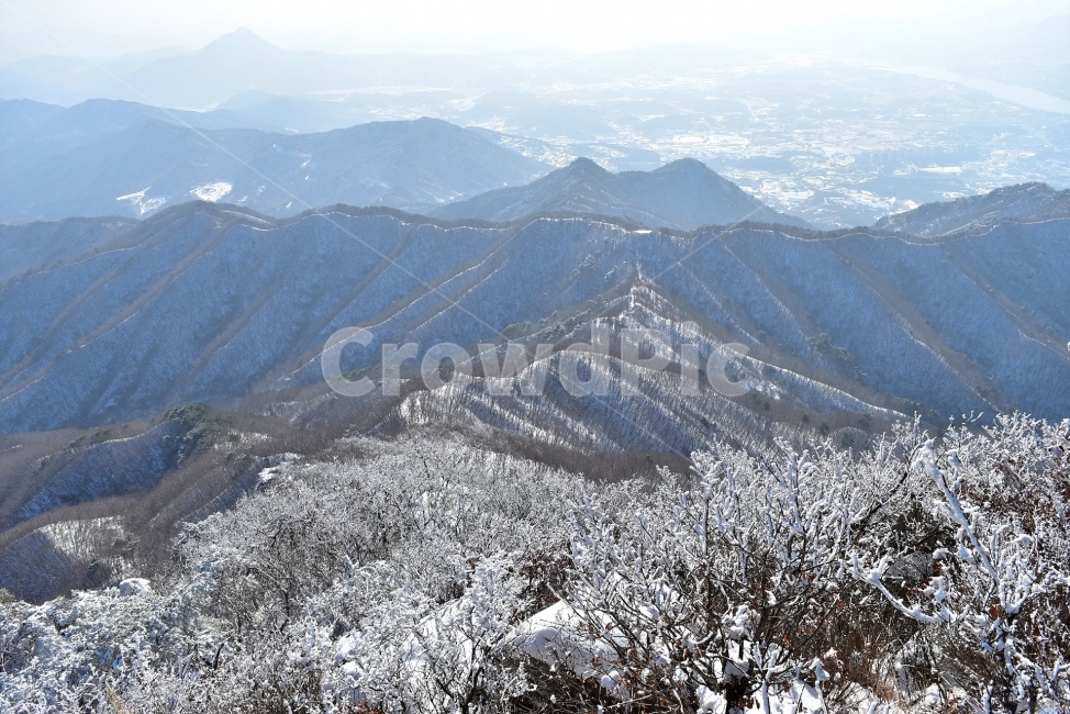 용문산,백운봉,풍경,자연,등산,트레킹,산행,마테호른,두리봉,파란,하늘,상고대,서리꽃,눈꽃,눈,눈풍경,양평,겨울,힐링,산행지,국내여행,자연풍경,산사진,비경,100대명산,감성,조망,전망,자연휴양림,세수골,겨울왕국,아름다운,수려한,겨울,계절,winter,season,자연,풍경,nature,landscape,한국자연풍경,한국자연경관,korea nature landscape,outdoors,옥외,mountain range,산맥,mountain,산