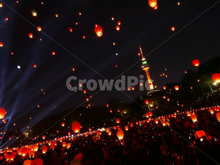 풍등,풍등축제,타워,야경,축제,소원빌기,소원,light,lantern,nightview,festival,알록달록,tower,night,밤,야경,밤,풍경,nightscape,night,landscape,랜드마크,landmark,tourist attraction,한국랜드마크,한국관광지,한국명소,korea landmark,korea tourist attraction,축제,행사,festival,carnival,event,제전,crowd,군중