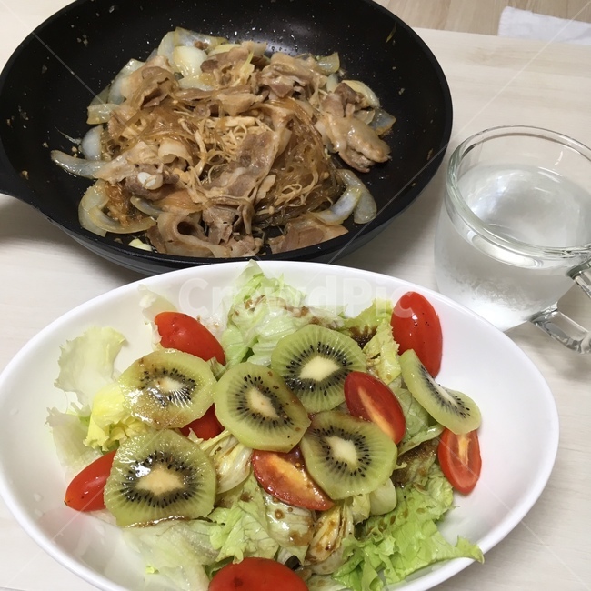 집밥,food,meal,혼밥,건강한,키위,샐러드,토마토,영양식,다이어트,다이어트식단,과일,채소,야채