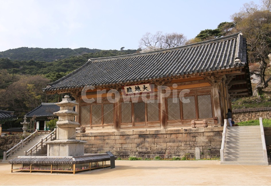 불교,수덕사,대웅전,예산,한국전통,불교건축,한국전통,한국문화,korean traditional,korean culture,종교,신앙,religion,belief,faith,건축물,건물외관,exterior,building,structure,architecture,construction