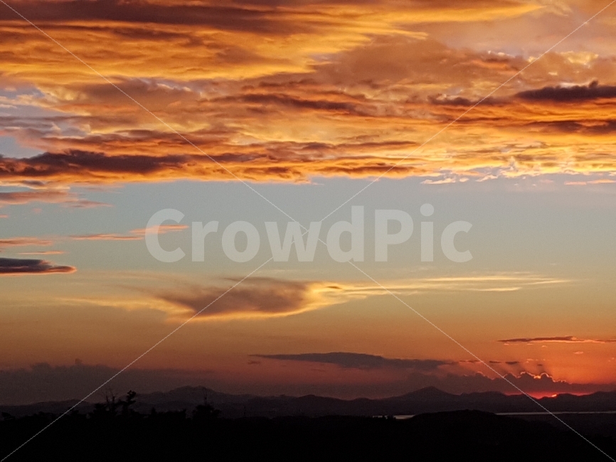 일몰,석양,구름,서울의하늘,풍경,자연,풍경,nature,landscape,outdoors,옥외,dusk,황혼,dawn,새벽,red sky,붉은 하늘,sky,하늘,sunset,sunlight,햇빛