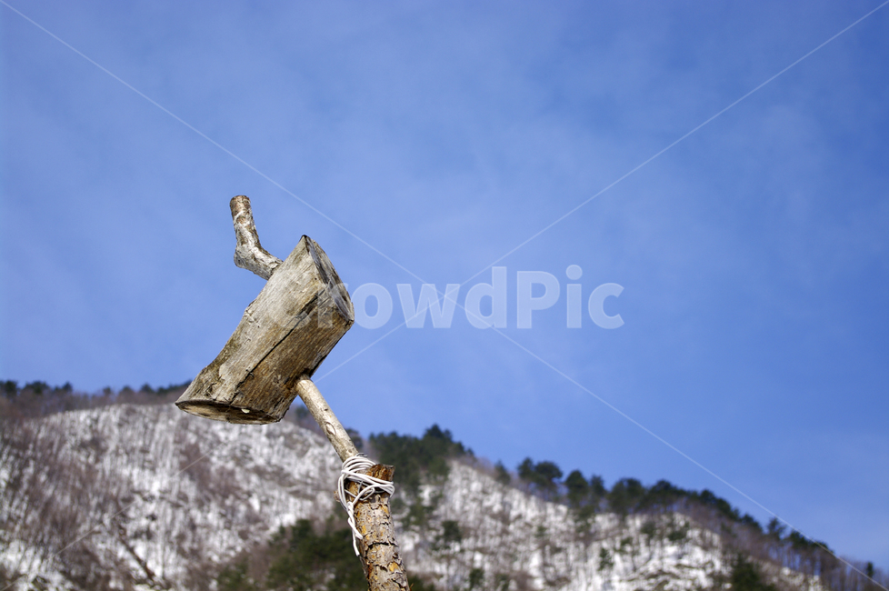 하늘,솟대,겨울,나무,wood,겨울,계절,winter,season,한국전통,한국문화,korean traditional,korean culture,조각상,동상,석상,조형물,statue,bronze statue,stone statue