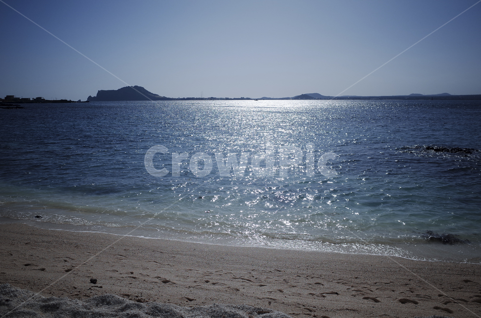 바다,해변,하늘,sea,beach,ocean,sky,blue,푸른하늘,푸른바다,파란바다,파란하늘,푸른,파란,물,water,light,sun,sunlight,빛,일몰,sunset,sand,모래,해수욕장,모래사장