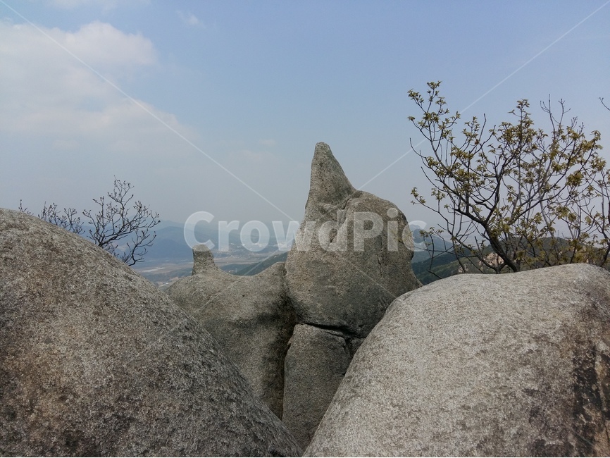 용봉산,충남,봄,바위,햇살,초록,하늘,자연,풍경,nature,landscape,한국자연풍경,한국자연경관,korea nature landscape