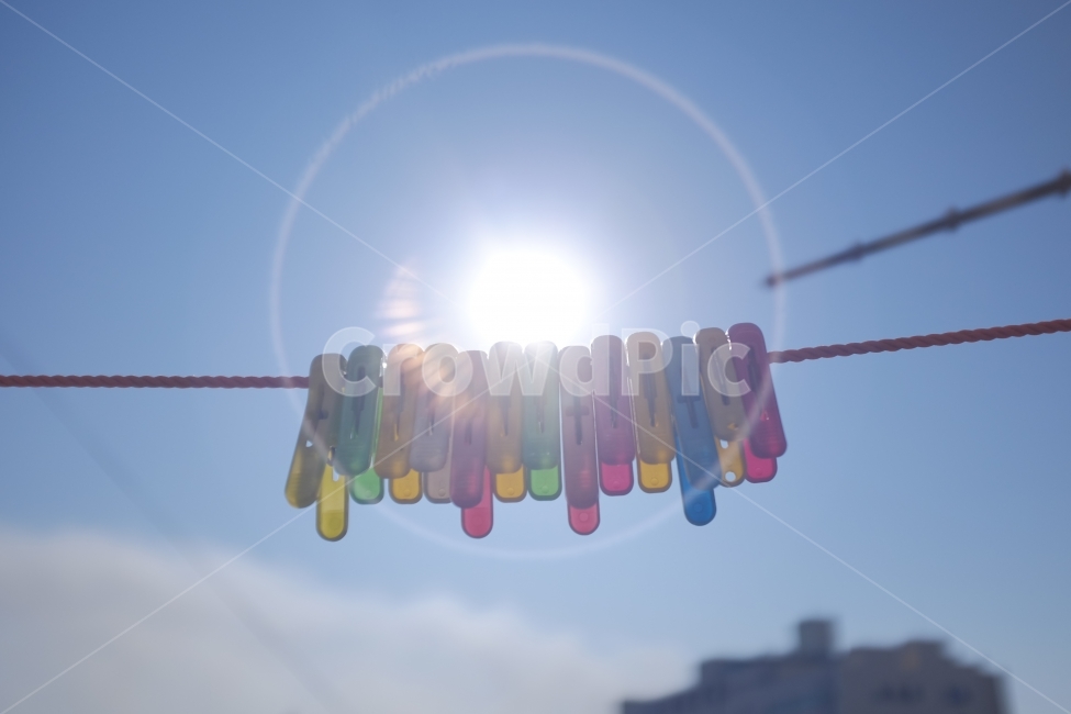 감성사진,빨래,빨래집게,오전,태양,sunshine,morning,emotion,sky,하늘,계절,겨울,season,winter,감성,sensible,feeling,사물,물건,오브젝트,thing,object,matter