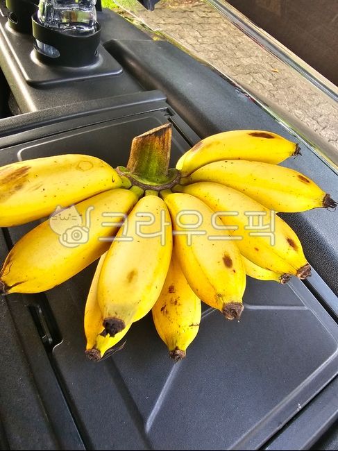 banana,Southeast Asian fruits,Monkey Banana,small banana,Indonesian Banana,fruit,Southeast Asian Banana