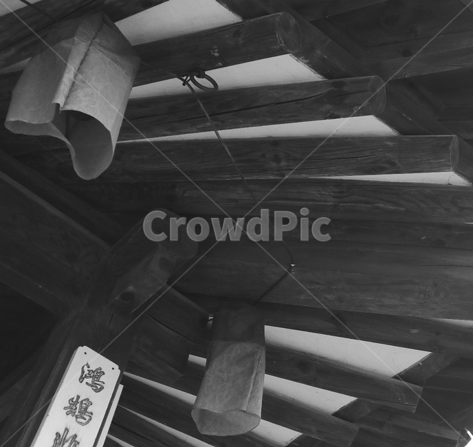 한옥,처마,전통,흑백,기와집,old,한국전통,한국문화,korean traditional,korean culture,흑백,모노톤,monochrome,black and white,건축물,건물외관,exterior,building,structure,architecture,construction