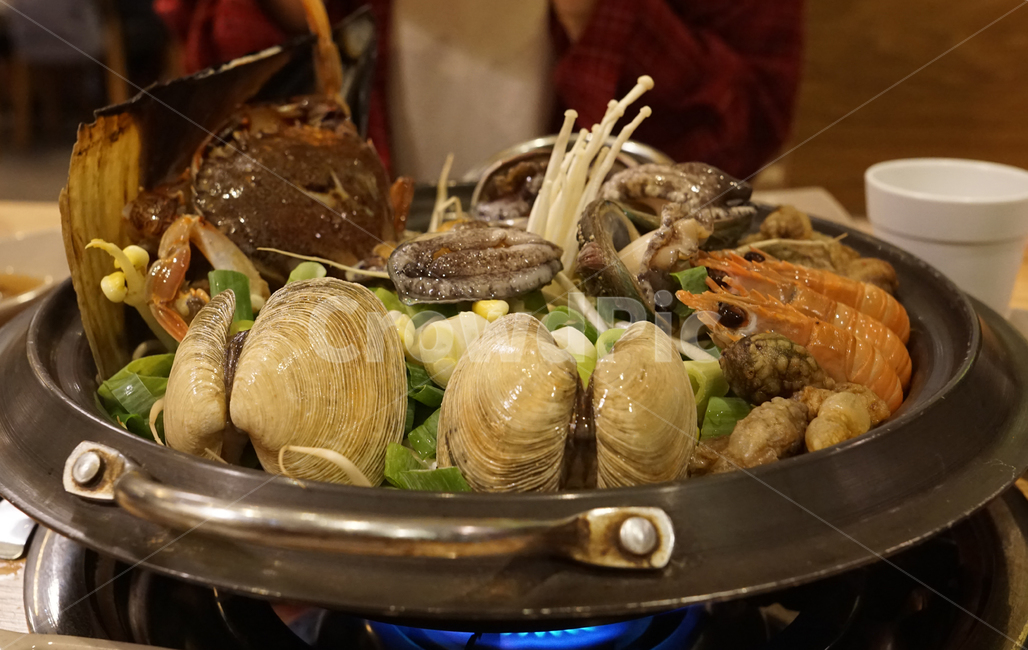 해물탕,꽃게,새우,조개,전복,음식,저녁,회식,술안주,요리,음식,식재료,요리,food,cook,meal,dishes,food reserves,수산물,해산물,fishery products,seafood