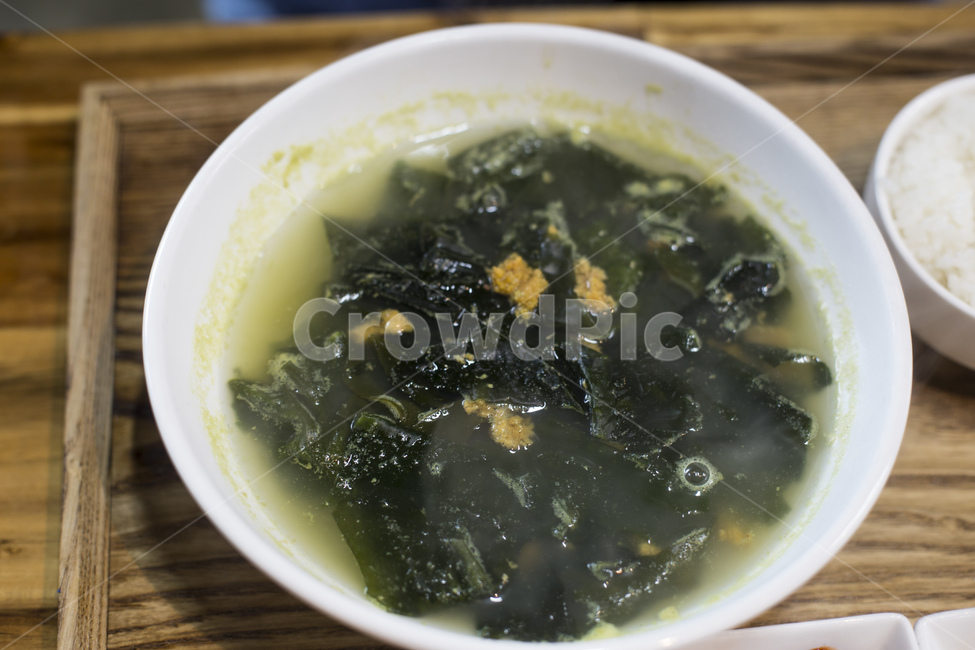 미역국,국,성게,성게미역국,미역,국물,음식,식사,음식,식재료,요리,food,cook,meal,dishes,food reserves,한식,한국음식,한국요리,korean food,korean dishes,korean meal,korean cook