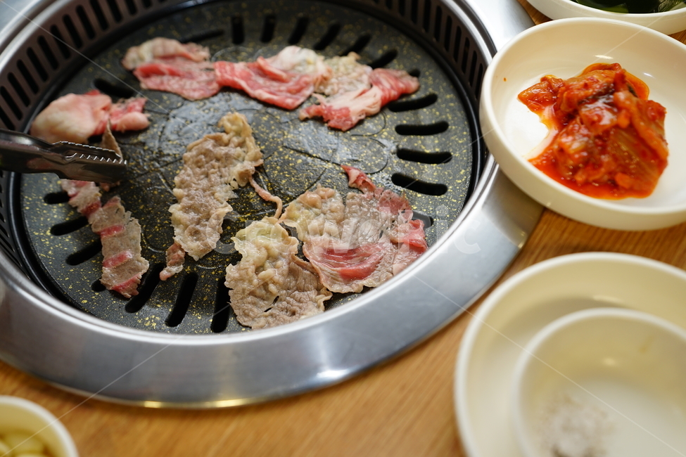 고기,차돌박이,육류,육식,안주,술안주,푸드,음식,안줏거리,안주거리,꼬기,구이,먹거리,술자리,한식,음식,식재료,요리,food,cook,meal,dishes,food reserves,육류,고기,meat