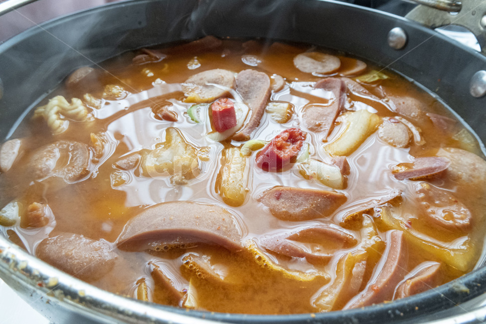 부대찌개,찌개,얼큰,햄부대찌개,햄찌개,bowl,사발,food,음식,meal,식사,수프그릇,soupbowl,dish,요리,수프,soup