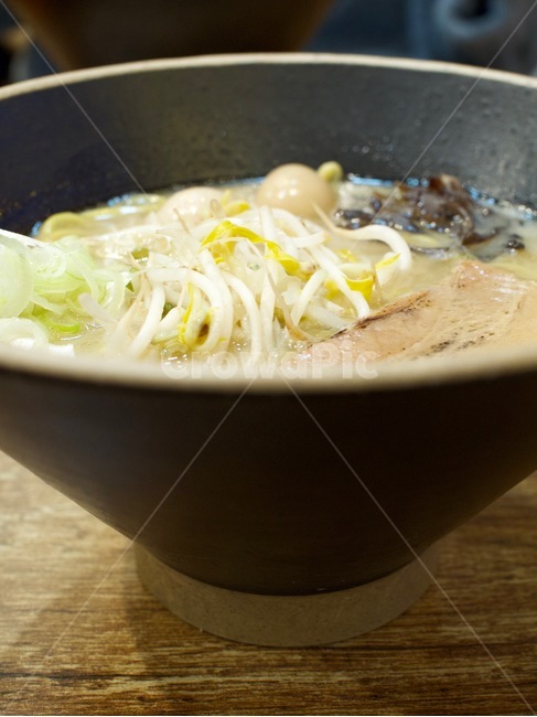 시로라멘,라멘,일본,일본음식,일본라면,라면,국물,젓가락,음식,식품,고기,국물음식,돼지고기,누들,국수,점심,점심식사,식사,음식,식재료,요리,food,cook,meal,dishes,food reserves,면류,면요리,noodles,일식,일본음식,일본요리,Japanese food,Japanese dishes,Japanese meal,Japanese cook
