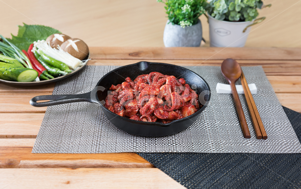 음식,쭈꾸미볶음,식사,안주,쭈꾸미,저녁식사,한식,korea,spicy,오징어볶음,식당,매콤,매운맛,red,맛집,고추장,고춧가루,식재료,요리,cook,reserves,수산물,해산물,fisheryproducts,seafood,한국음식,한국요리,food,dishes,korean,meal,koreancook,맛있다,먹다,맵다,소스,볶음,음식,식재료,요리,food,cook,meal,dishes,food reserves,한식,한국음식,한국요리,korean food,korean dishes,korean meal,korean cook